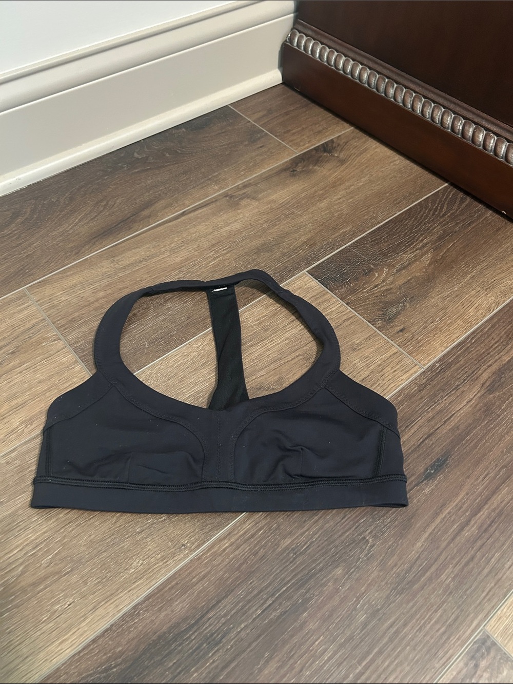 Lululemon - black sports bra
